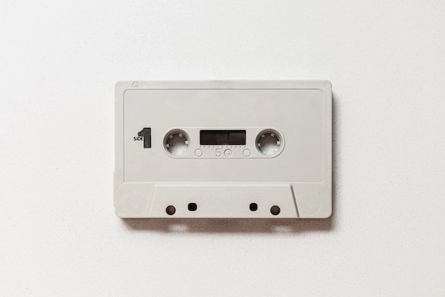 illustration emission flashback - cassette audio